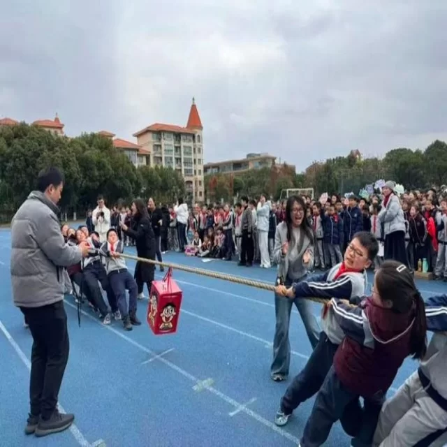 球队名单变化背后的赛程挑战与机遇